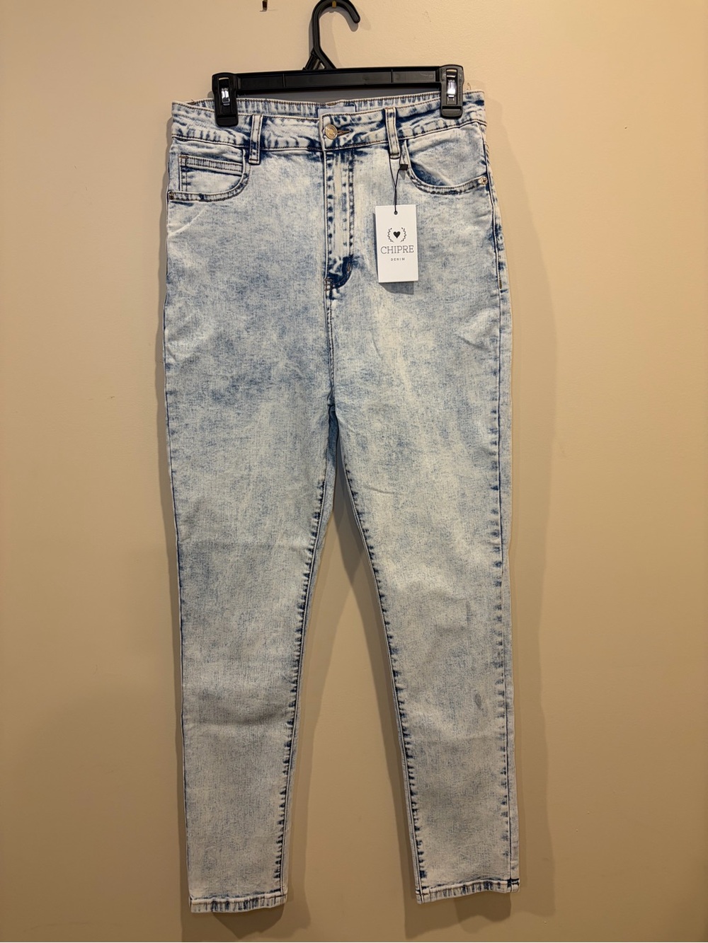 CHIPRE Light Acid-Wash High-Rise Jeans in Pale Blue, Women’s size 31